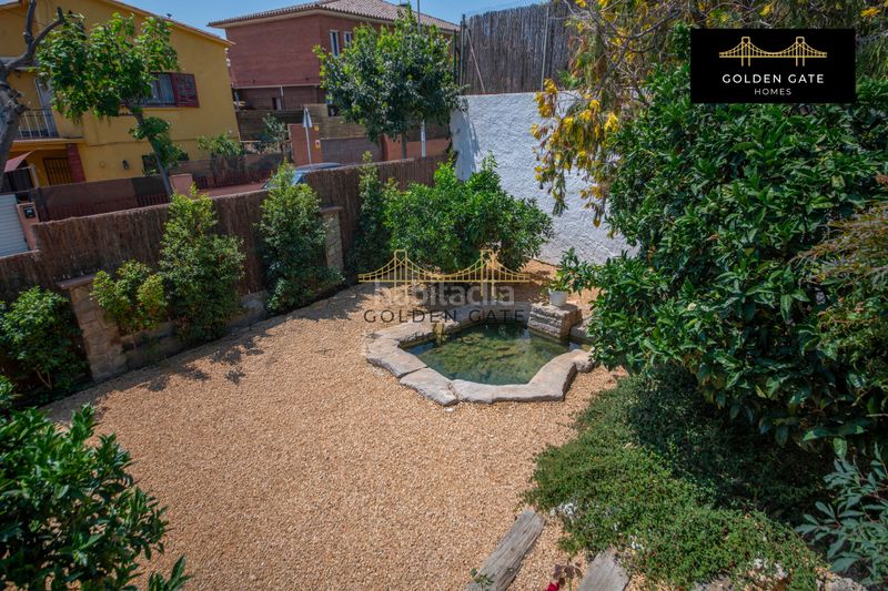 Foto fc213857-4d09-444a-af1a-d8fc375c1f2c. Casa amb xemeneia calefacció aparcament piscina a Masnou (El)