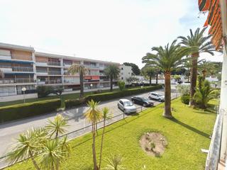 Apartment in Avinguda de la diputació 87. Apartamento en la playa