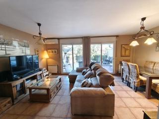 Semi detached house in Carrer munich 44. Casa adosada con jardn y garaje