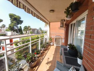 Flat in Carrer de guillem de montcada 21. Piso en barenys reformado