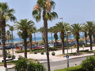 Apartament a Carrer de rodríguez pomatta 1. Apartamento en la playa con vistas mar