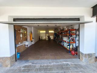 Car parking in Carrer de santa maria de vilafortuny 10. Garaje en vilafortuny