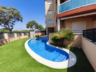 Apartamento en Carrer llobregat 68. Apartamento con piscina y pk
