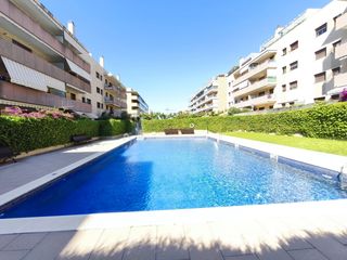 Flat  Carrer de jaume vicens vives 3. Planta baja en barenys con piscina y pk
