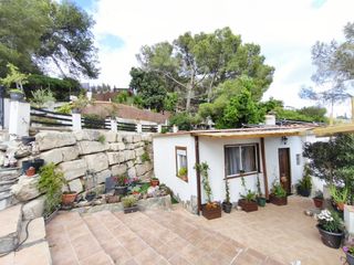 Chalet à Carrer arbolí 22. Casa con gran parcela