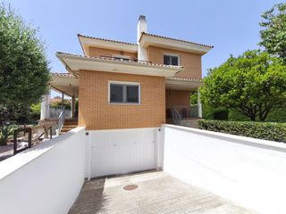 Xalet  Carrer vars�via. Casa individual en vilafortuny
