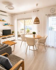 Apartament a Carrer sup 3 11. Apartamento con piscina en la playa