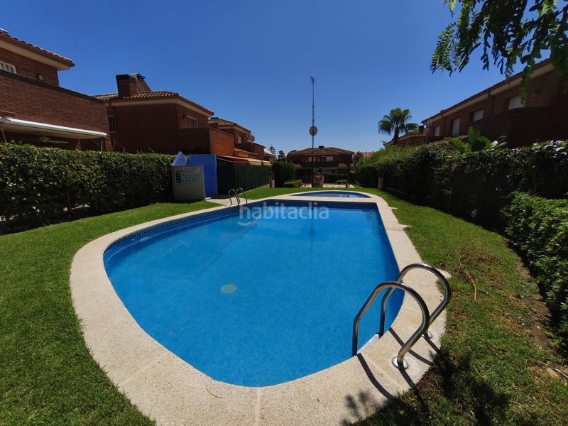 Foto 7df98abd-ab1a-4c31-814e-e8e35a08df09. Casa amb xemeneia calefacció aparcament piscina a Cambrils