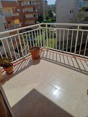 Pis  Carrer de barcelona 56. Piso en el centro con piscina y pk