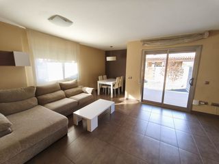 Maison jumelée  Carrer francesc català roca. Casa pareada en cambrils