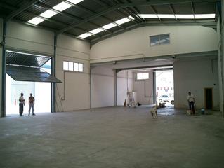 Lloguer Nau industrial a Massanassa. Nave esquinera con una ubicación extraordinaria