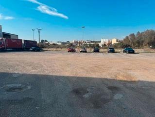 Lloguer Solar industrial a Massanassa. Parcela preparada para camiones