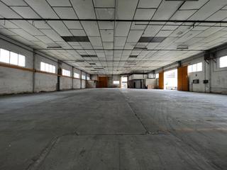 Affitto Capannone industriale in Silla. Nave con todas las instalaciones y una ubicación extraordinaria