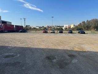 Solar industrial a Massanassa. Parcela comercial junto a leroy merlin