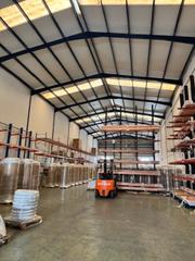 Alquiler Nave industrial en Picassent. Nave con una ubicación extraordinaria y todas las instalaciones