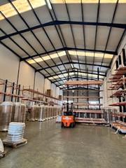 Miete Fabrikhalle in Silla. Nave con todas las instalaciones y una ubicación extraordinaria