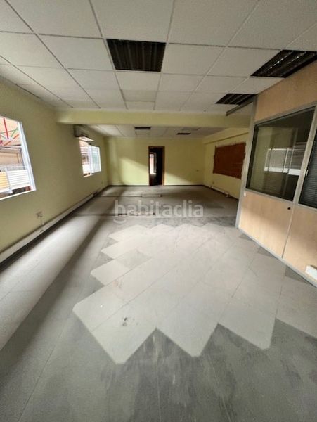 Foto 0fc6f59b-aedd-4dba-95b1-4412f8ec4a71. Rent industrial building in avenida ausiás march 186 in Valencia