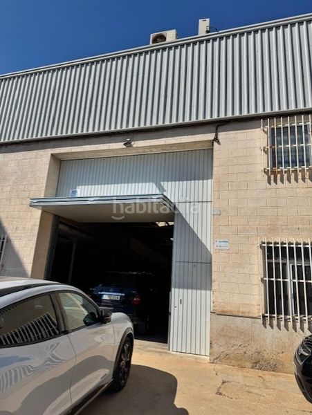 Foto 2bd76c23-e5ed-4e6c-bf2b-8cb9023faf79. Rent industrial building in avenida ausiás march 186 in Valencia