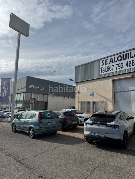 Foto c571b45e-6e81-4ed8-8f32-8636871ba58b. Rent industrial building in avenida ausiás march 186 in Valencia