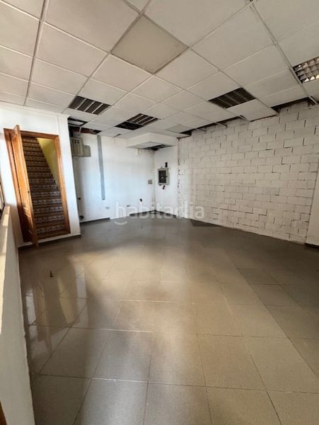 Foto e26c7c5c-0d62-4b77-ab26-91dad1fbb40b. Rent industrial building in avenida ausiás march 186 in Valencia