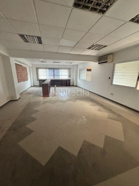 Foto ff790948-67ea-4a27-8e6d-0f7113e965d1. Rent industrial building in avenida ausiás march 186 in Valencia