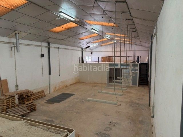 Foto e7ab4710-ac56-4846-8082-73b061b875bf. Location bâtiment à usage industriel dans Beniparrell
