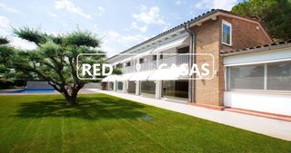 Chalet en Pedralbes. Casa / chalet independiente en venta en avenida de pearson 49, p