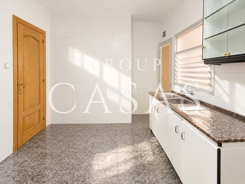 Foto 5198a678-6706-42ca-b33d-2dd12bdd671e. Piso en Can Vidalet Esplugues de Llobregat