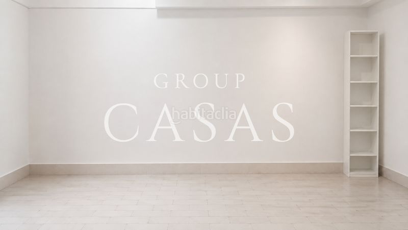 Foto bee0c8c7-fba1-4f00-b8a3-1533447fa2c1. Local comercial amb calefacció a La Plana Esplugues de Llobregat