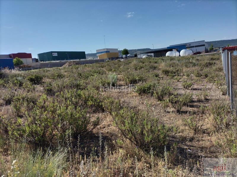 Foto ade85ddb-e63d-481f-8c01-4edc7af732db. Terreny residencial a Chiloeches