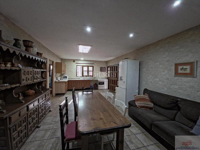 Foto ae8f9471-1bc5-4ec1-99f1-900bdd88b52e. Chalet avec piscine dans Trillo