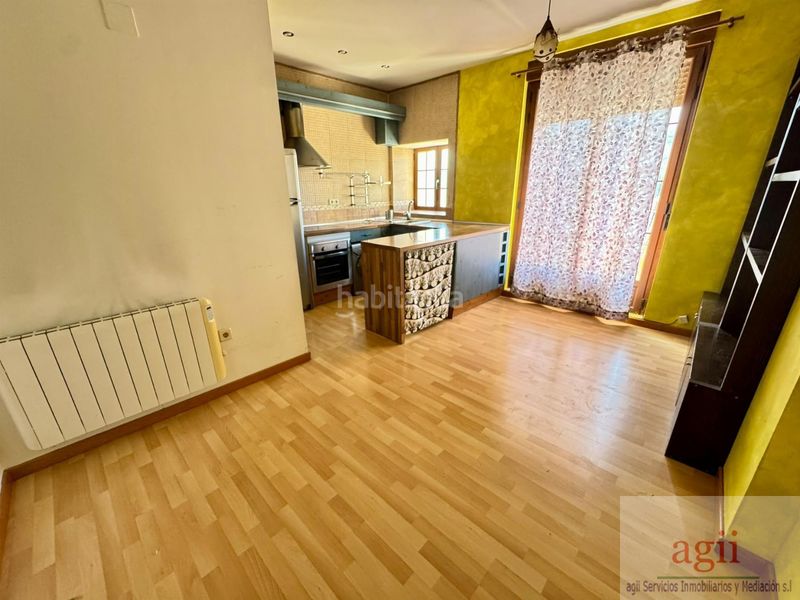 Foto c09b9393-0341-48a5-9a8e-9b0de1fa3d20. Apartament a Lupiana