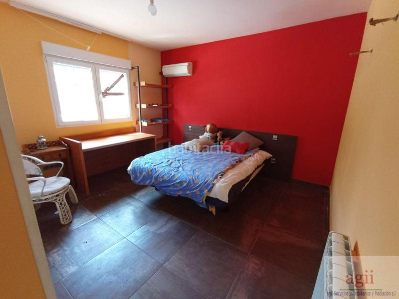 Foto bd85417e-bf25-4222-9245-c458fb9e6a46. Chalet  en Valdeaveruelo