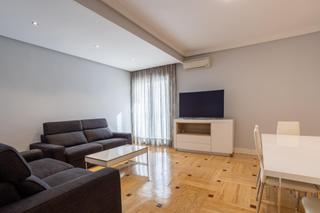 Lloguer Pis a Vallehermoso. Alquiler piso en planta 7 con terraza acristalada, orientación s