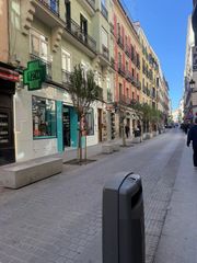 Autoparkplatz in Cortes-Huertas. Excelente garaje en el corazón de madrid por solo 55,000!