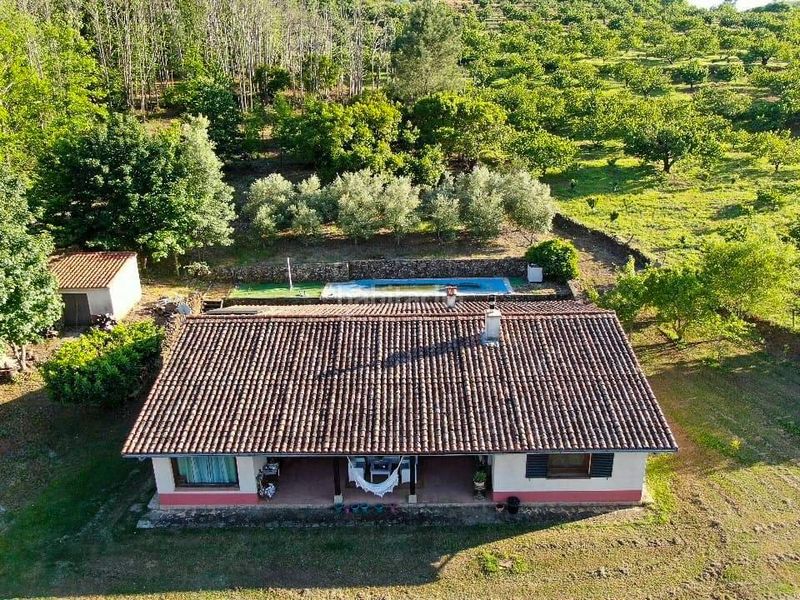 Foto 34c2bbfb-a77a-4091-9b97-95d78745582c. Casa amb calefacció piscina a Cuacos de Yuste