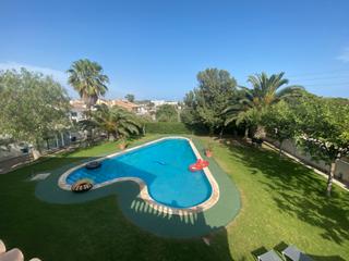 Xalet  Carrer demóstenes. Tu oasis en creixell te espera!