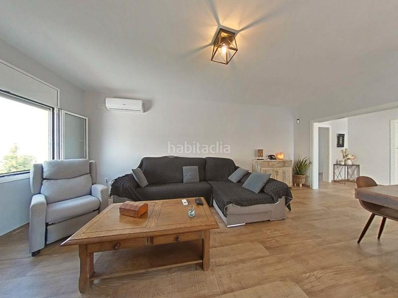 Foto cd92c323-b67d-4ea1-9718-a019b20744e3. Chalet preciosa casa para entrar a vivir en Centre Miami Platja