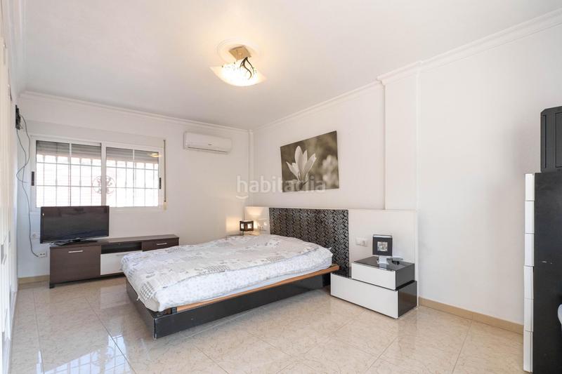 Foto 234db2df-ccdf-43db-bce0-94842b2b4588. Casa aparellada amb calefacció aparcament a Rojales