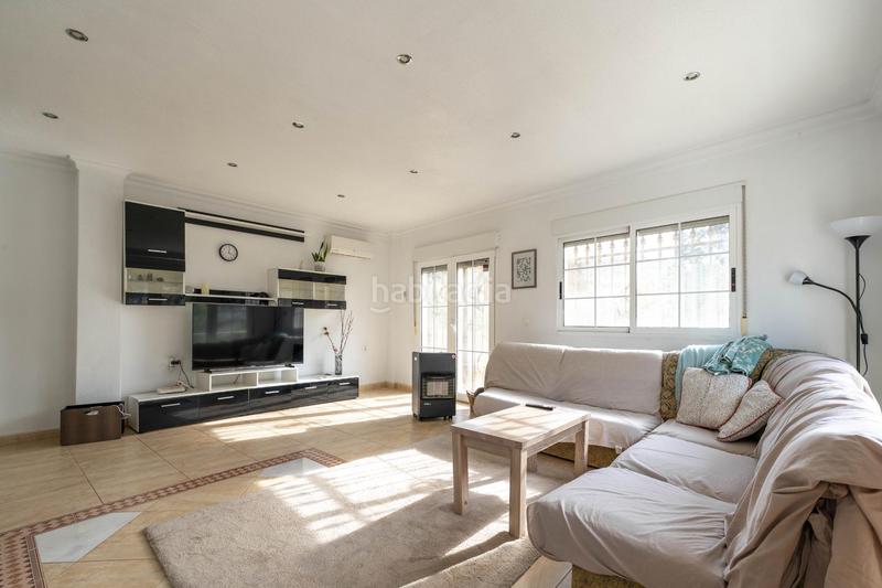 Foto 35b532b1-f50a-4646-831f-3ee47e14a451. Casa aparellada amb calefacció aparcament a Rojales