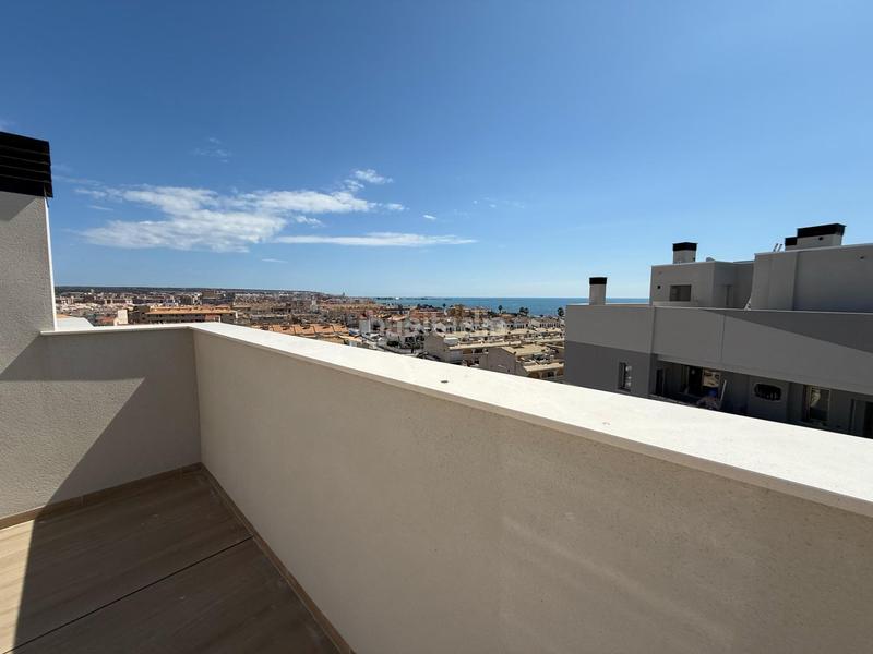 Foto 8c4a27f3-713f-4f15-a973-6a1ad30bc026. Àtic amb calefacció aparcament piscina a Playa Tamarit-Playa Lissa Santa Pola