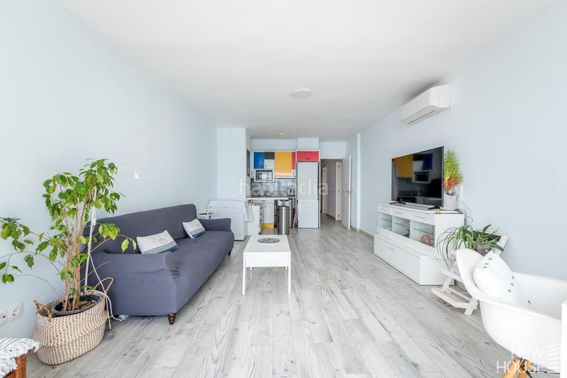 Foto 15d5384f-5f01-4635-a616-7d464b37898b. Rent apartment in avenida villajoyosa 10 in Albufereta Alicante