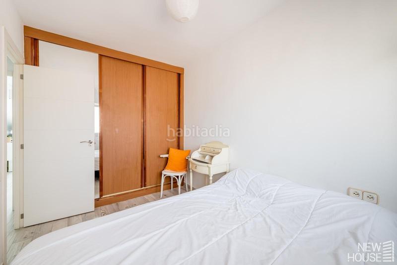 Foto 4791a2a8-dff4-4280-975b-5c8f8f46758a. Rent apartment in avenida villajoyosa 10 in Albufereta Alicante