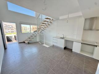 Casa  Calle calle de adelaida pérez ojeda garcía. Vivienda moderna con sótano, 3 dormitorios y piscina comunitaria