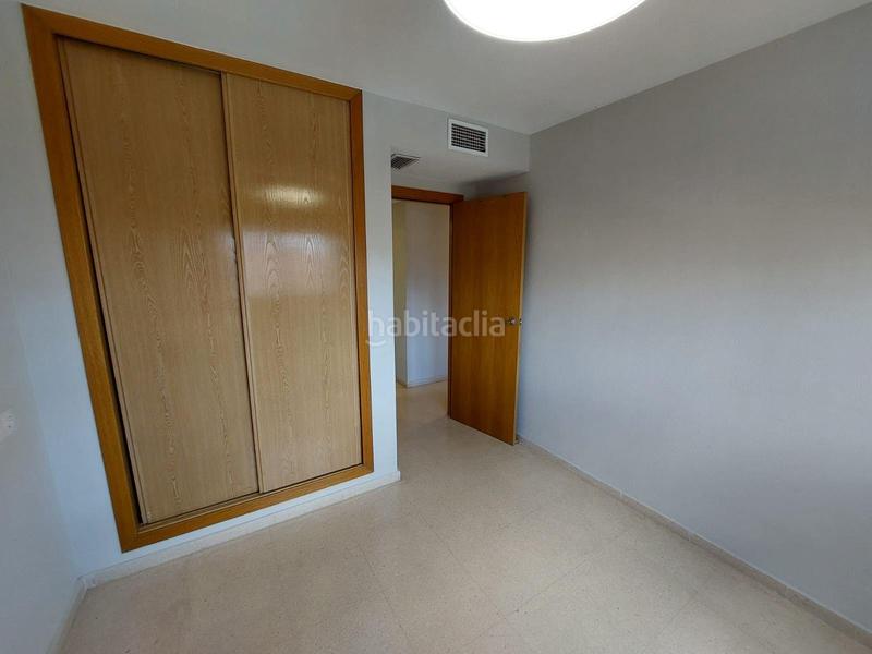 Foto 48de4f1a-f265-4003-b27c-93ad2d63a392. Lloguer apartament amb calefacció aparcament piscina a Alicante