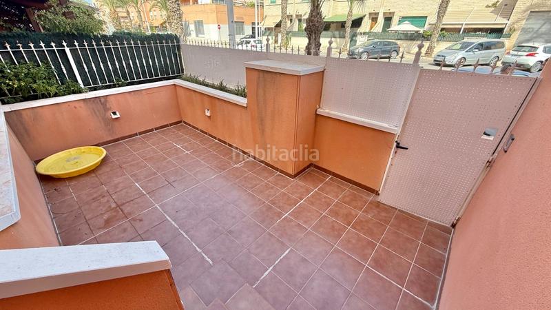 Foto 4f0021f5-bbe8-4a26-a5fd-905c6c73d8cd. Casa a schiera con parcheggio in El Travaló - Martínez Valero Elche / Elx