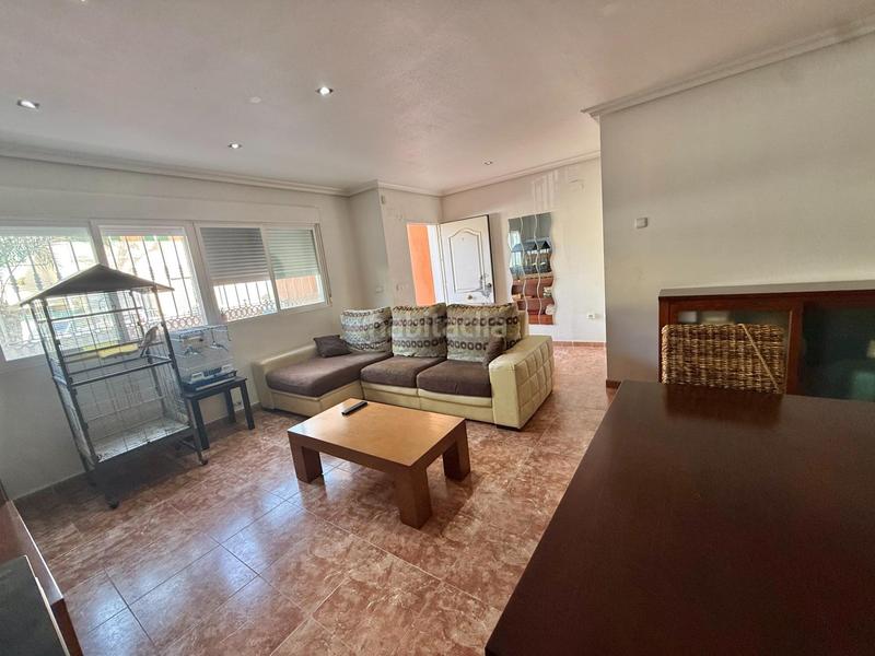 Foto e9dfeec2-5f10-4483-9cbc-dd0e33826634. Casa adosada en El Travaló - Martínez Valero Elche / Elx