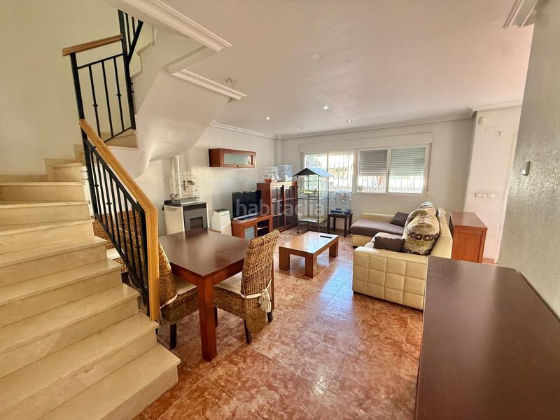 Foto e0e67f8f-1b59-48a0-a2cf-bfe5609a2a41. Maison jumelée avec parking dans El Travaló - Martínez Valero Elche / Elx