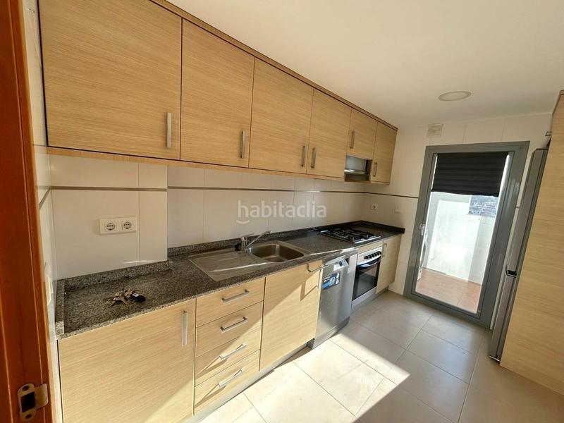 Foto f89c4f1f-0c14-4391-ab0e-2b95e7a7eacc. Rent flat with heating parking pool in PAU 5 Alicante