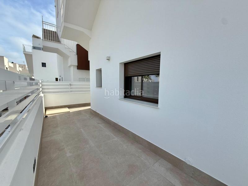 Foto 286ca220-1a87-43ba-b5d2-bd636b15089e. Chalet dans calle calle irlanda dans La Marina Elche / Elx